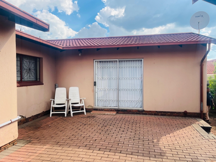 3 Bedroom Property for Sale in Birch Acres Gauteng
