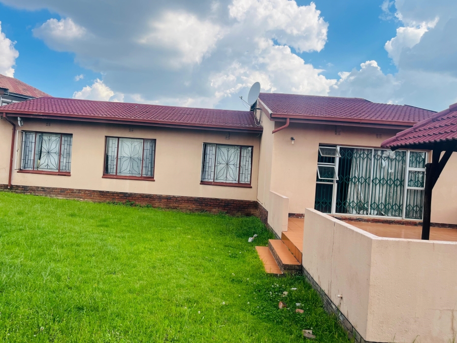 3 Bedroom Property for Sale in Birch Acres Gauteng