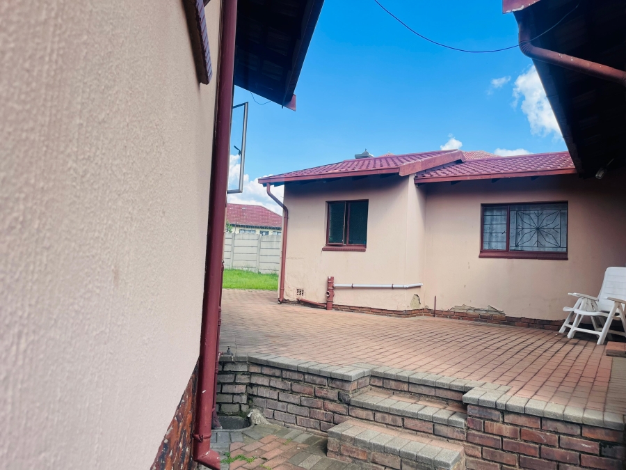 3 Bedroom Property for Sale in Birch Acres Gauteng