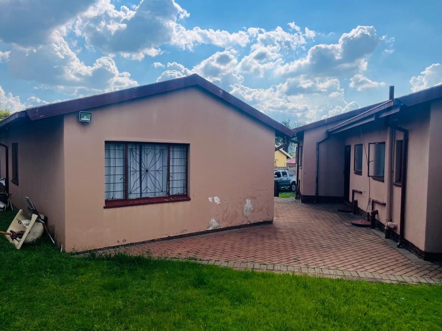 3 Bedroom Property for Sale in Birch Acres Gauteng