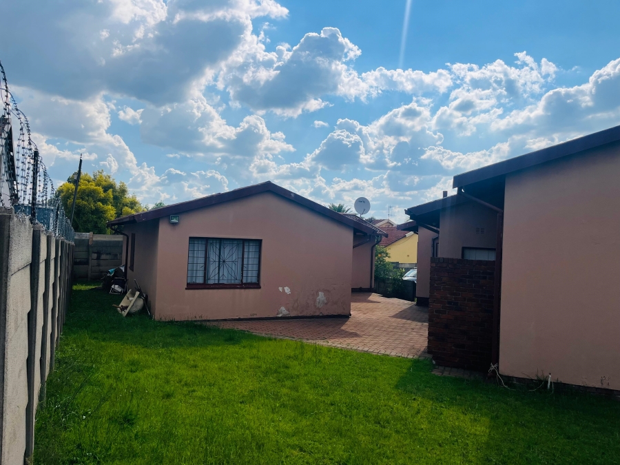 3 Bedroom Property for Sale in Birch Acres Gauteng