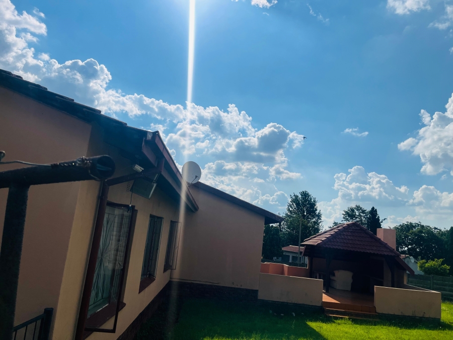 3 Bedroom Property for Sale in Birch Acres Gauteng