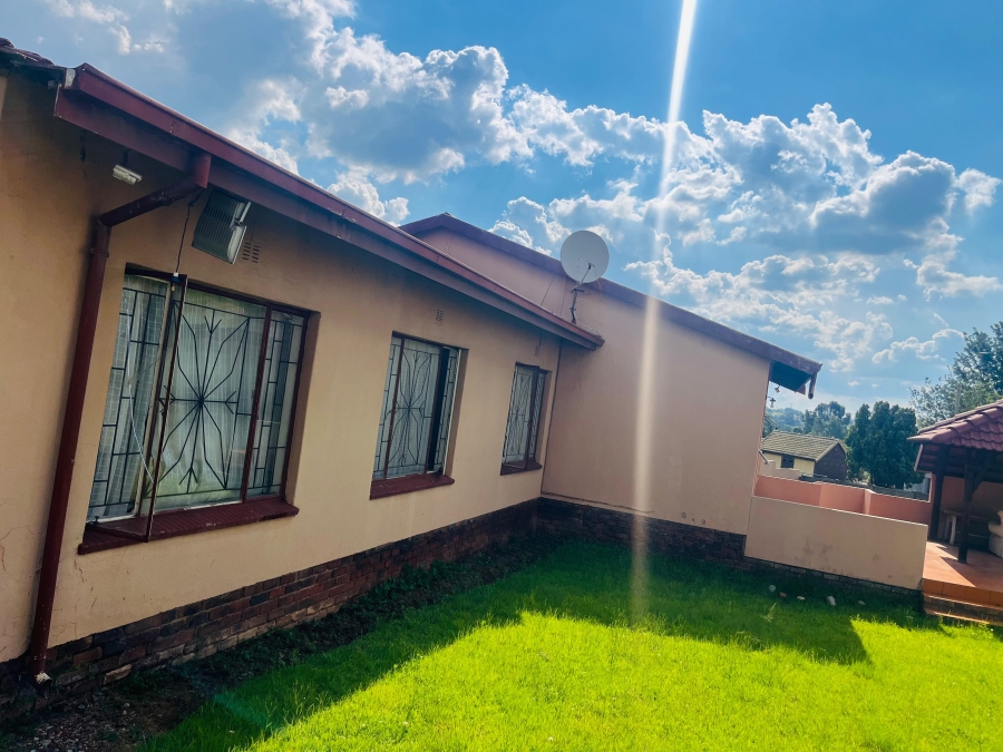 3 Bedroom Property for Sale in Birch Acres Gauteng