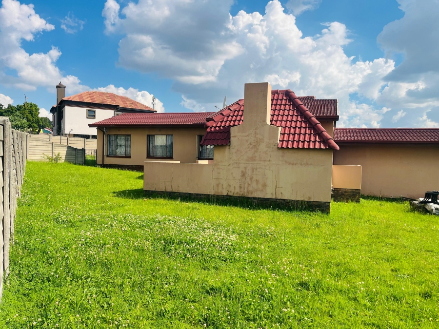 3 Bedroom Property for Sale in Birch Acres Gauteng