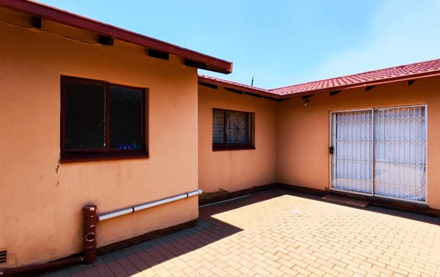 3 Bedroom Property for Sale in Birch Acres Gauteng