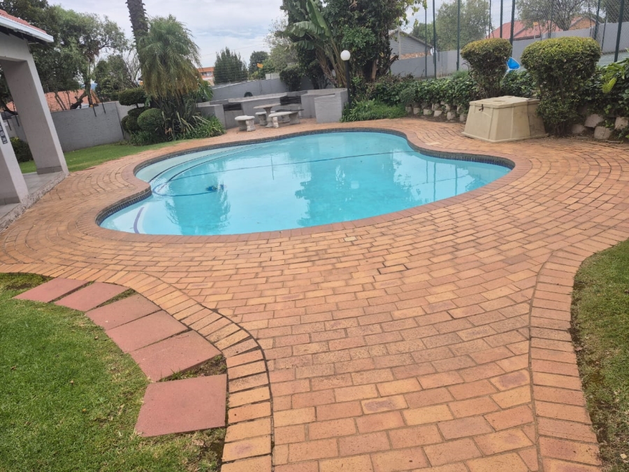 2 Bedroom Property for Sale in Eden Glen Gauteng