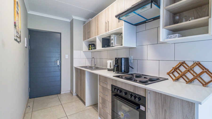 To Let 2 Bedroom Property for Rent in Kempton Park Ah Gauteng