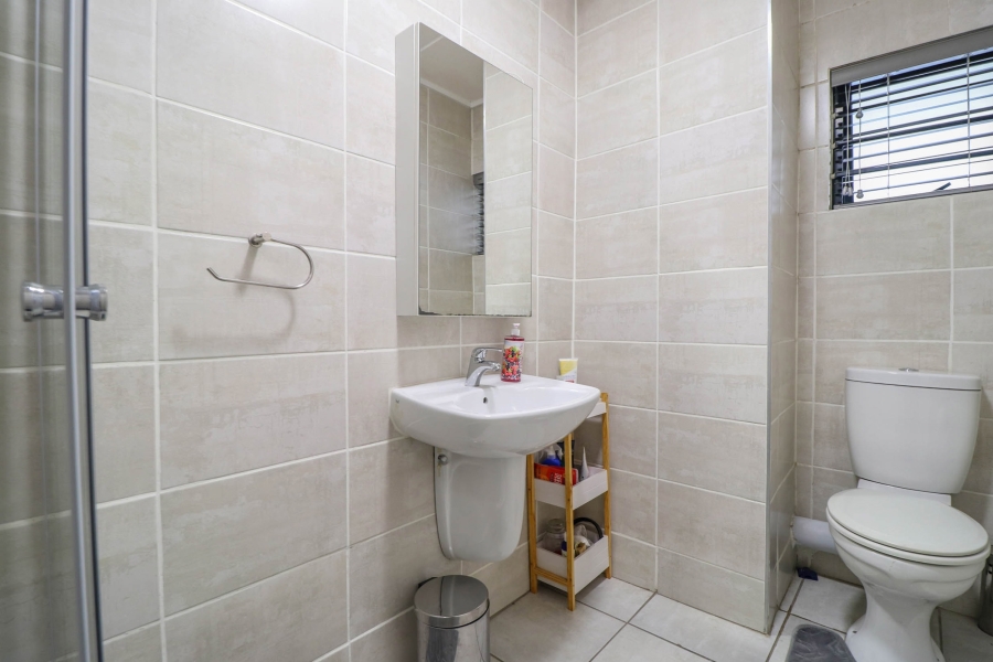 To Let 1 Bedroom Property for Rent in Linbro Park Gauteng