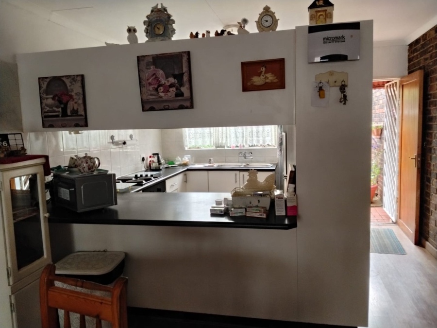 2 Bedroom Property for Sale in Noordheuwel Gauteng