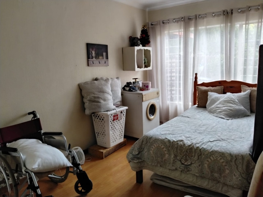 2 Bedroom Property for Sale in Noordheuwel Gauteng