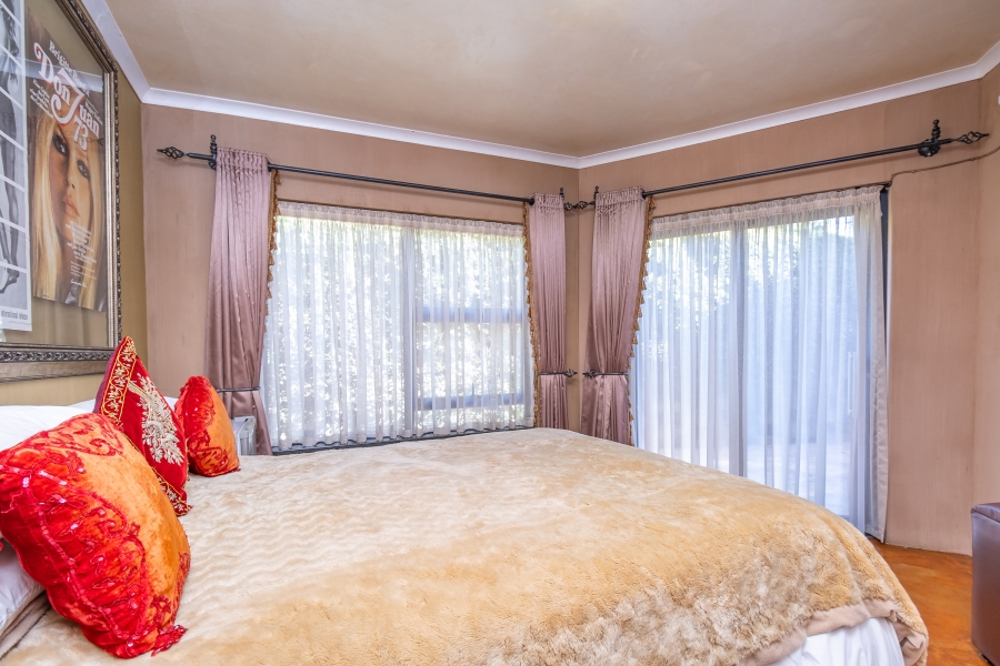 12 Bedroom Property for Sale in Ferndale Gauteng