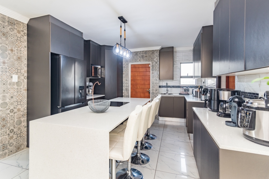 3 Bedroom Property for Sale in Wildtuinpark Gauteng