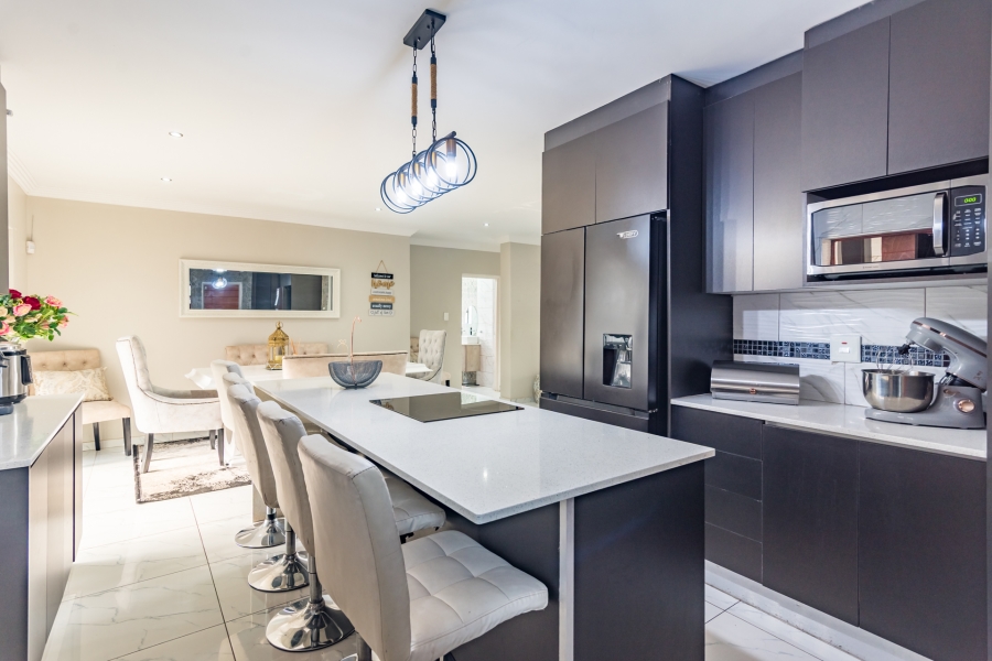 3 Bedroom Property for Sale in Wildtuinpark Gauteng