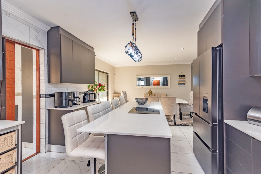 3 Bedroom Property for Sale in Wildtuinpark Gauteng