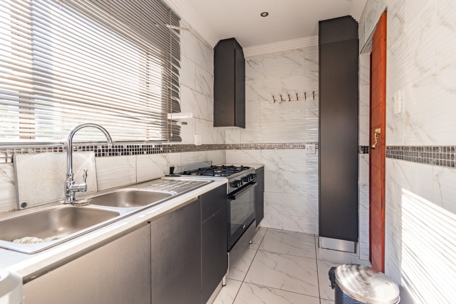 3 Bedroom Property for Sale in Wildtuinpark Gauteng