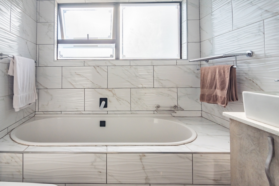 3 Bedroom Property for Sale in Wildtuinpark Gauteng