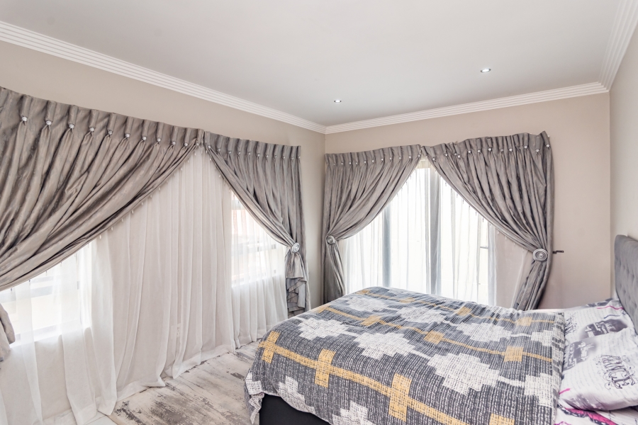 3 Bedroom Property for Sale in Wildtuinpark Gauteng