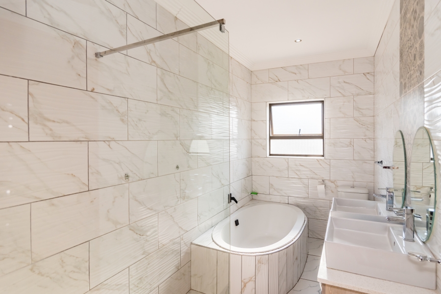 3 Bedroom Property for Sale in Wildtuinpark Gauteng