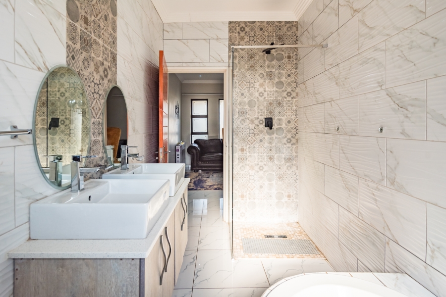 3 Bedroom Property for Sale in Wildtuinpark Gauteng