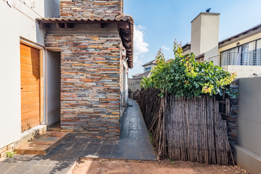 3 Bedroom Property for Sale in Wildtuinpark Gauteng