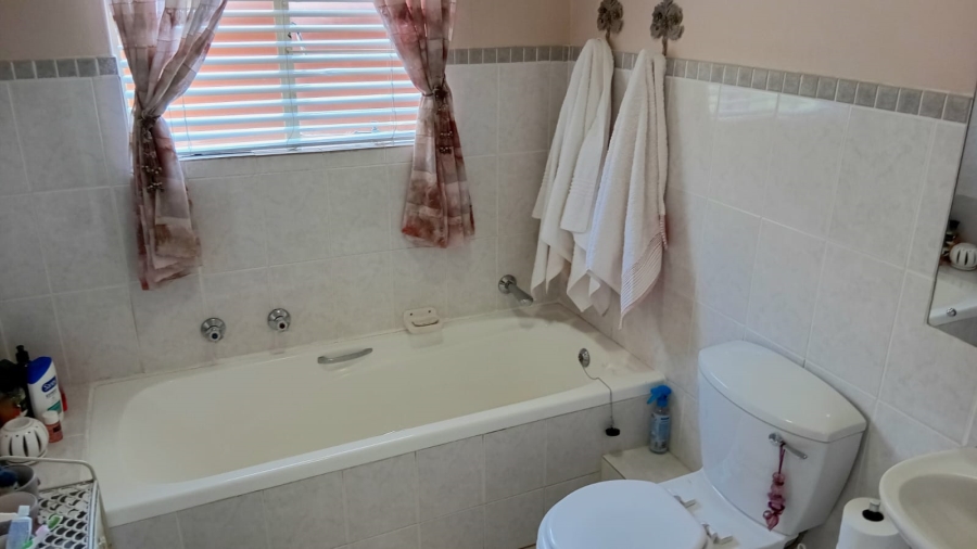 4 Bedroom Property for Sale in Montana Park Gauteng