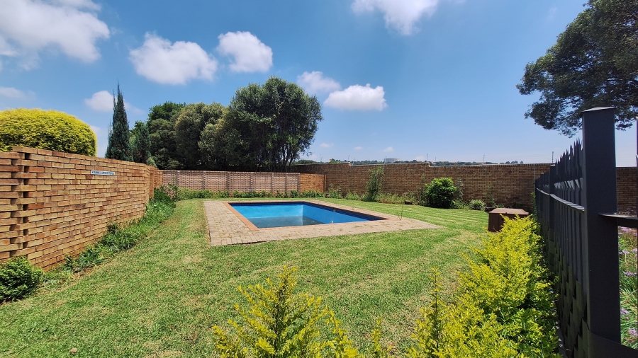 2 Bedroom Property for Sale in Equestria Gauteng