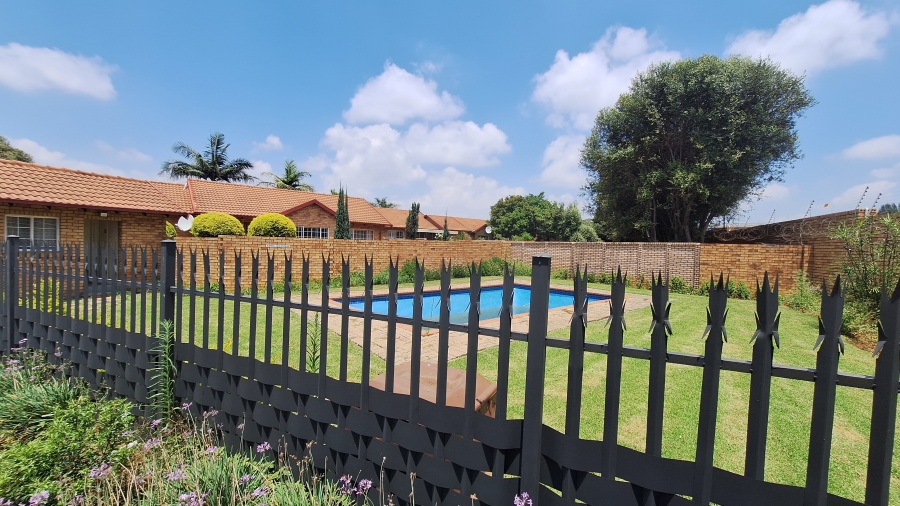 2 Bedroom Property for Sale in Equestria Gauteng