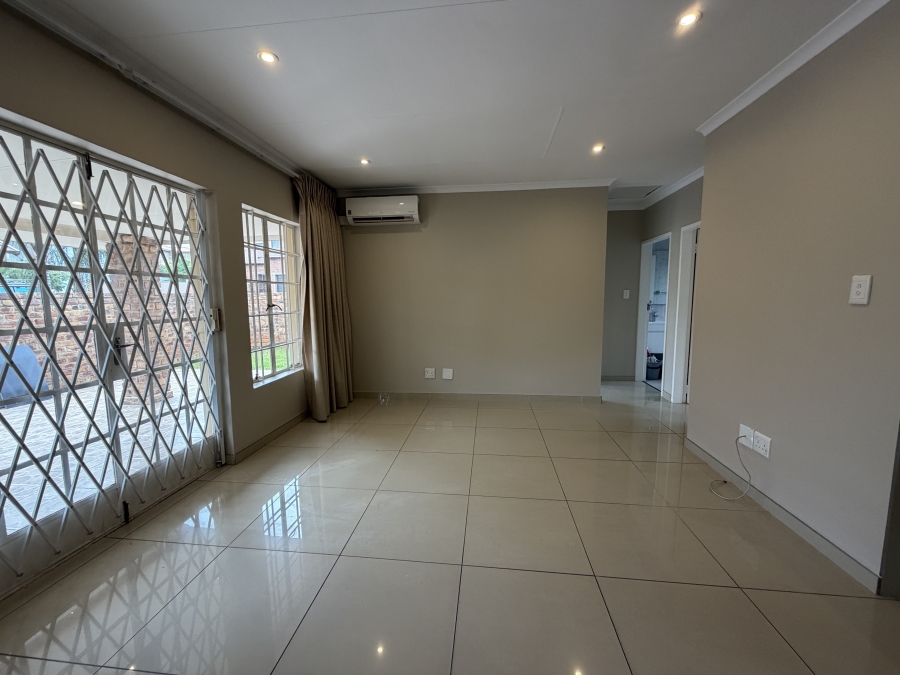 2 Bedroom Property for Sale in Greenstone Hill Gauteng