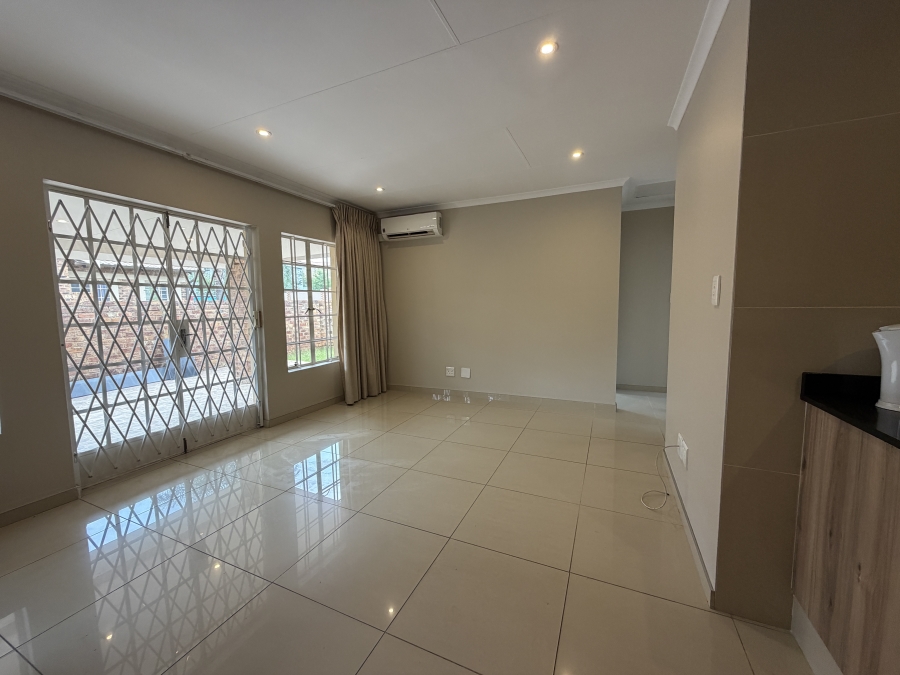 2 Bedroom Property for Sale in Greenstone Hill Gauteng