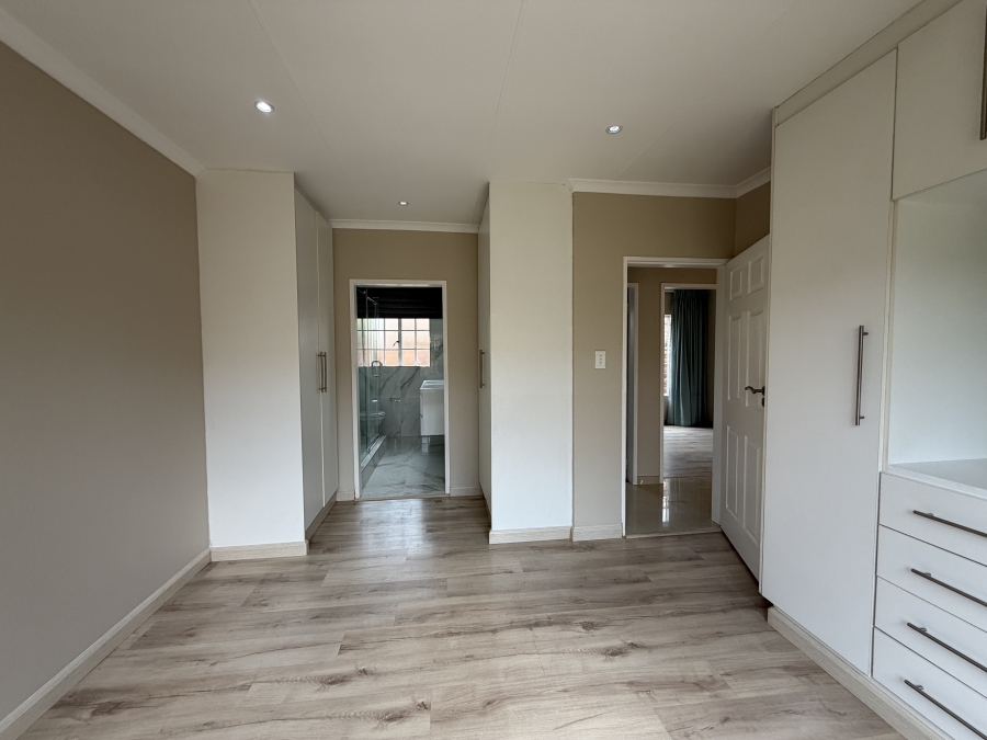2 Bedroom Property for Sale in Greenstone Hill Gauteng