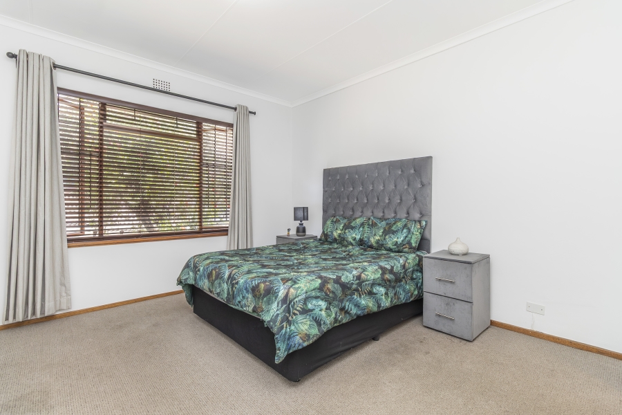 3 Bedroom Property for Sale in Magaliessig Gauteng