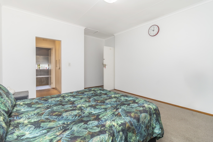 3 Bedroom Property for Sale in Magaliessig Gauteng