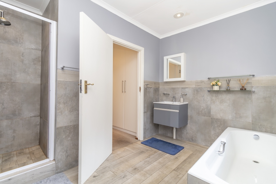 3 Bedroom Property for Sale in Magaliessig Gauteng