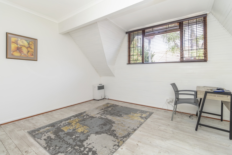 3 Bedroom Property for Sale in Magaliessig Gauteng