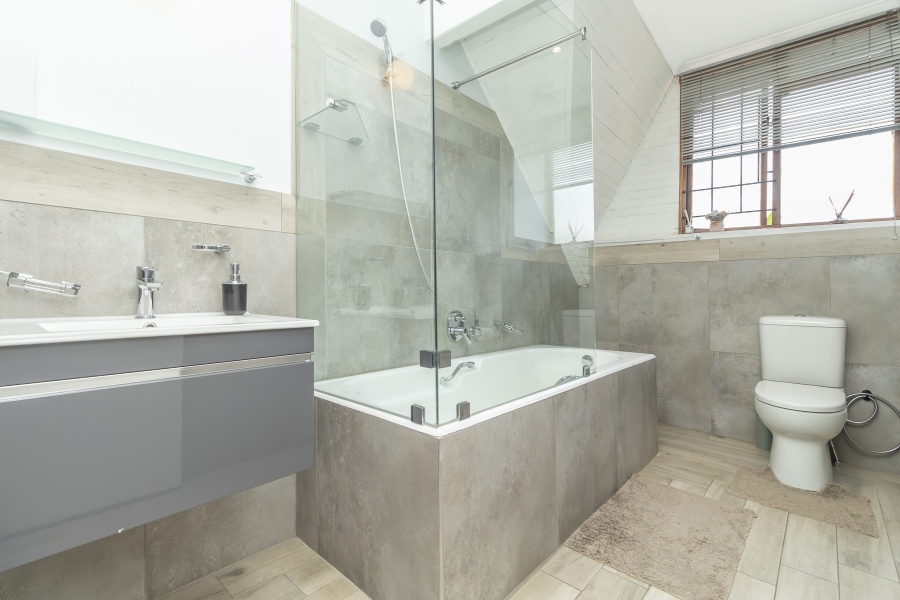 3 Bedroom Property for Sale in Magaliessig Gauteng