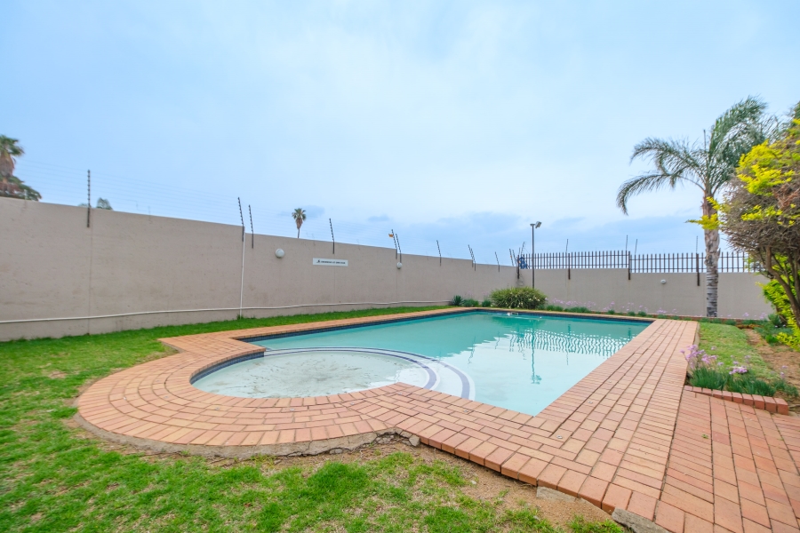 2 Bedroom Property for Sale in Noordhang Gauteng