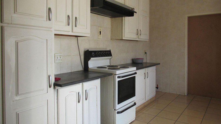 3 Bedroom Property for Sale in Linmeyer Gauteng