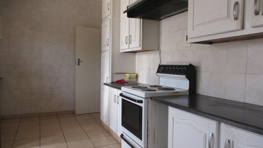 3 Bedroom Property for Sale in Linmeyer Gauteng