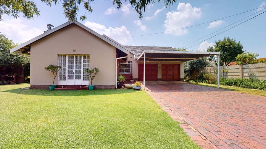 3 Bedroom Property for Sale in Farrarmere Gauteng