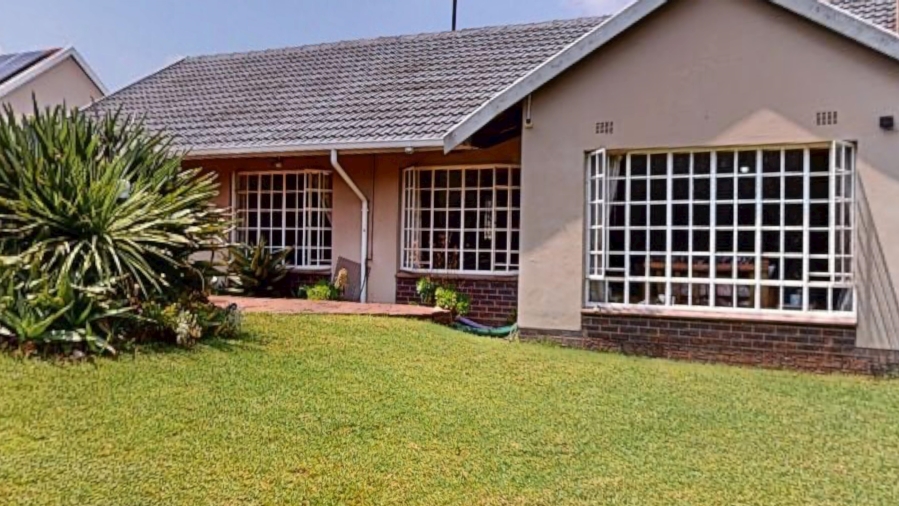 3 Bedroom Property for Sale in Farrarmere Gauteng
