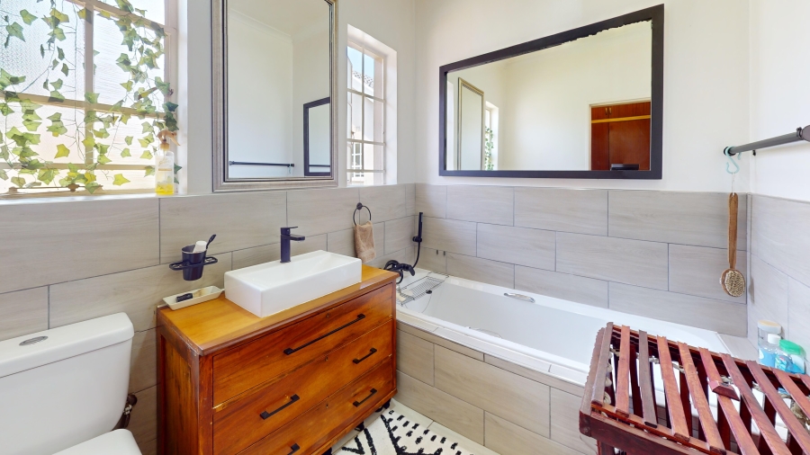 3 Bedroom Property for Sale in Farrarmere Gauteng