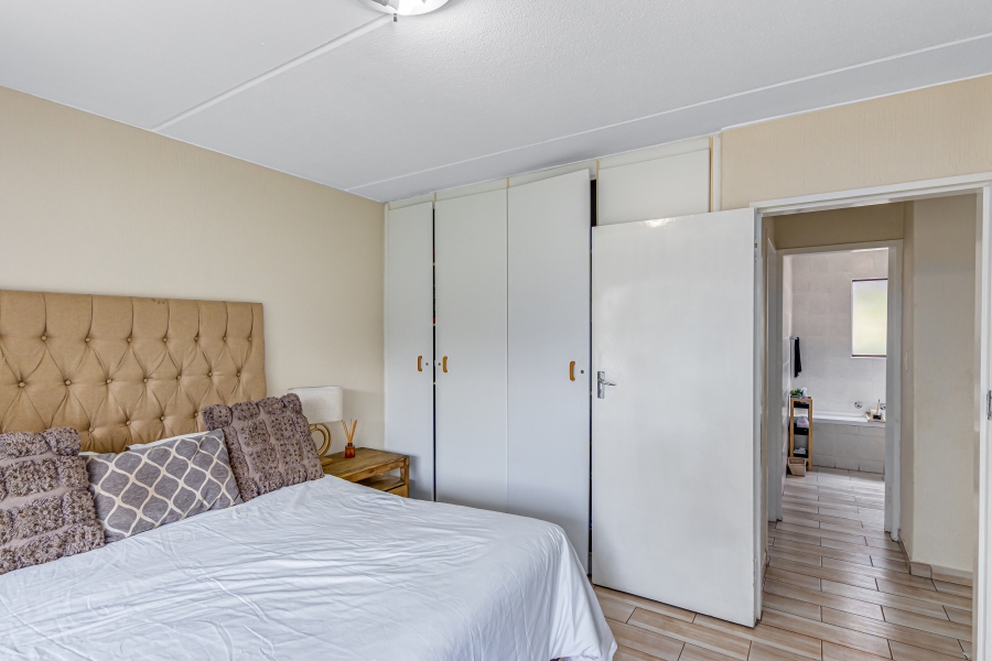 2 Bedroom Property for Sale in Sunninghill Gauteng