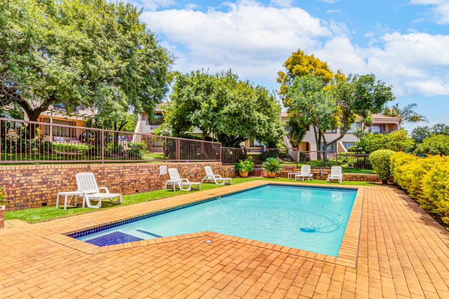 2 Bedroom Property for Sale in Sunninghill Gauteng