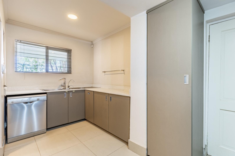 6 Bedroom Property for Sale in Waterkloof Ridge Gauteng