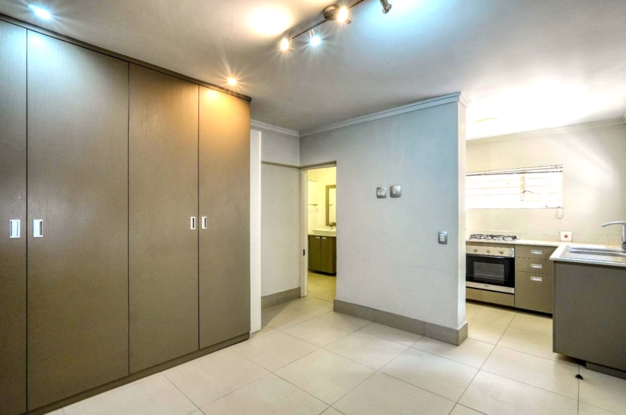 6 Bedroom Property for Sale in Waterkloof Ridge Gauteng