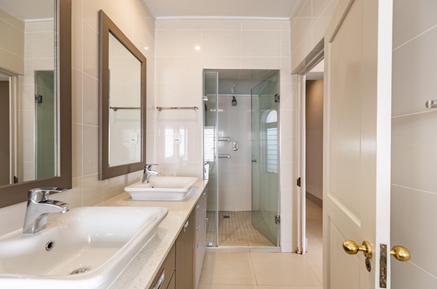 6 Bedroom Property for Sale in Waterkloof Ridge Gauteng