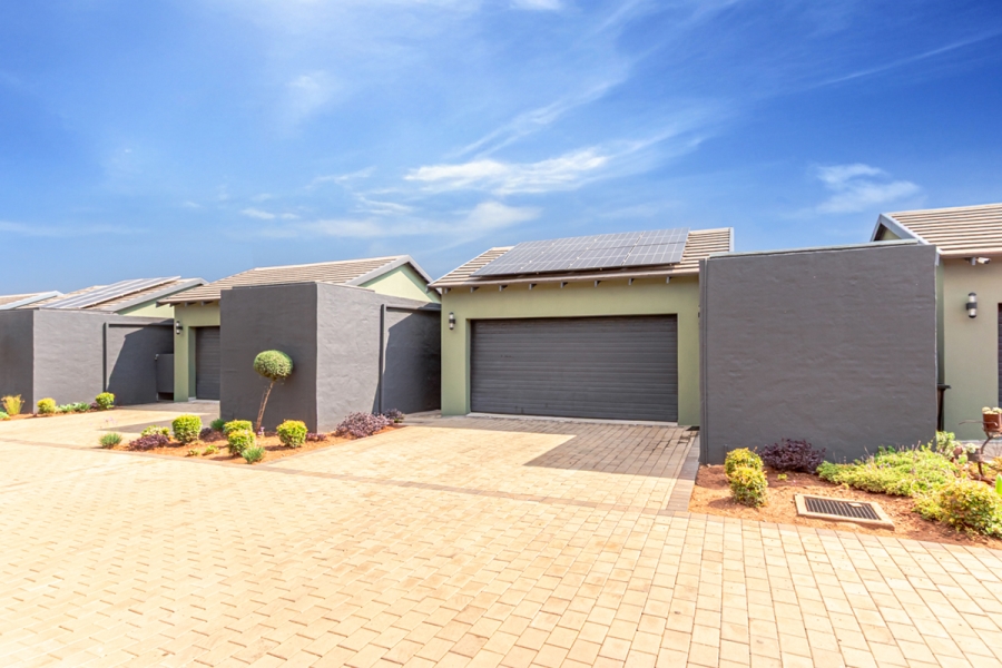 3 Bedroom Property for Sale in Helderkruin Gauteng