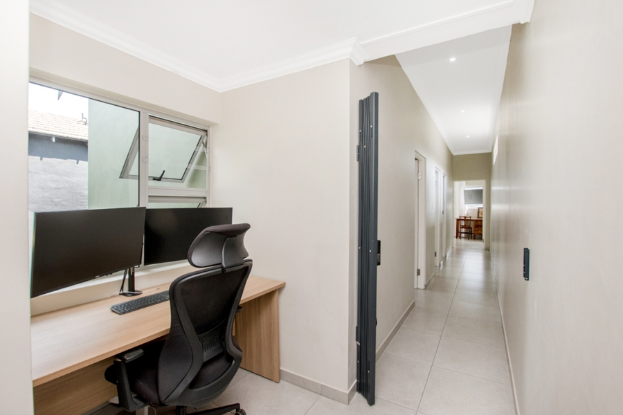 3 Bedroom Property for Sale in Helderkruin Gauteng