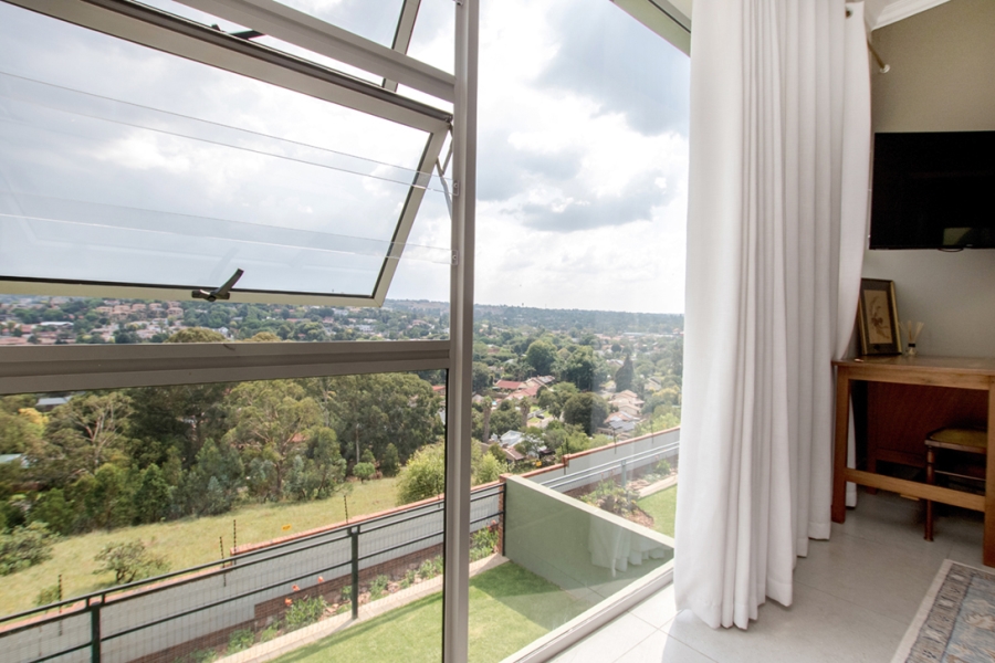 3 Bedroom Property for Sale in Helderkruin Gauteng