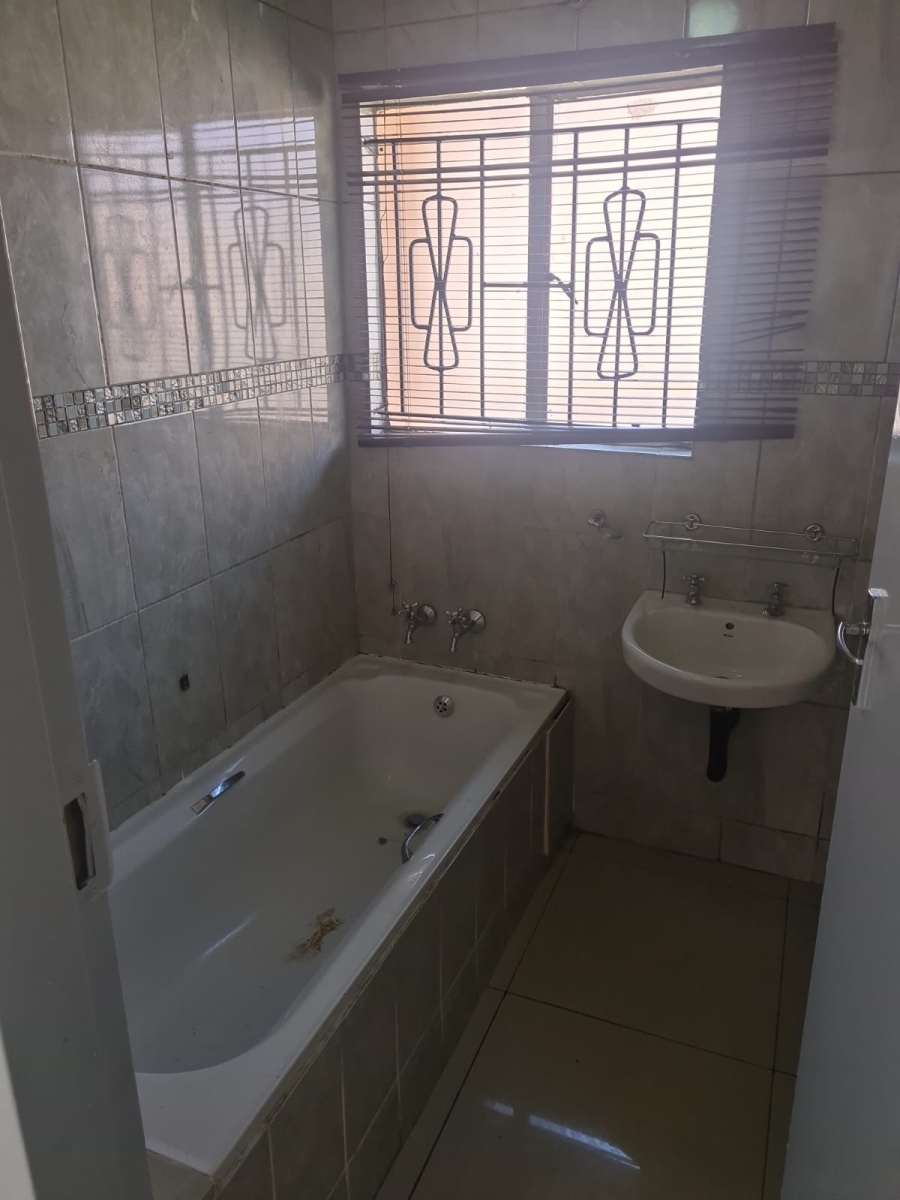 3 Bedroom Property for Sale in Ormonde Gauteng